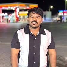 زكريا بابعير ينتقد وعود الكهرباء في حضرموت: “أين الـ500 ميجا؟ التصريحات لا تُنير البيوت”
