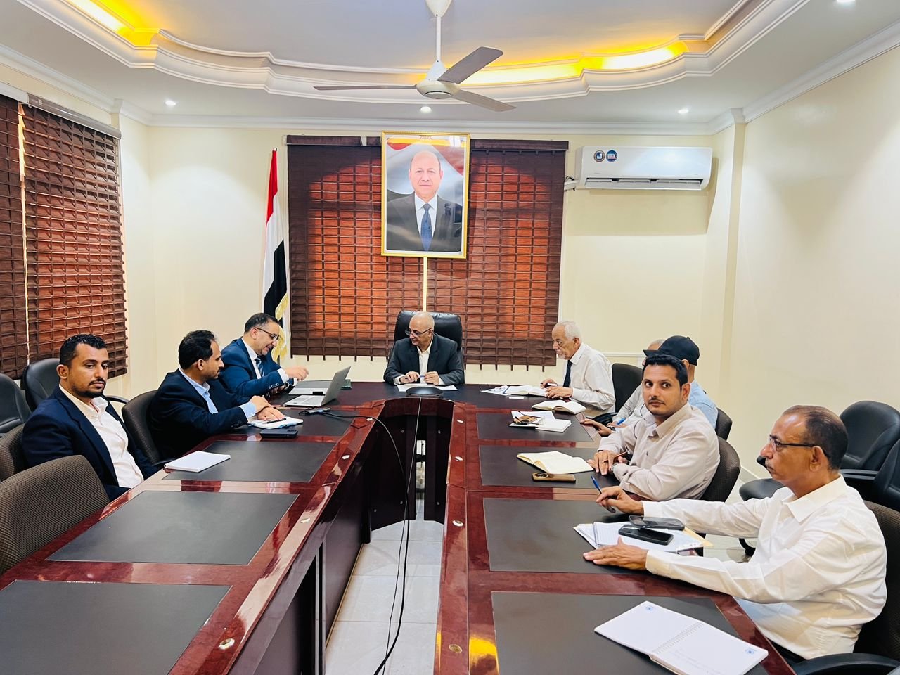 وزير المياه يبحث مع اليونسكو دعم اليمن في مواجهة التغير المناخي والكوارث