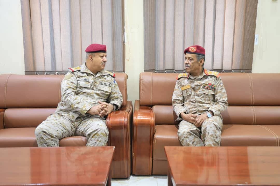 قوة مشتركة من المنطقتين الأولى والثانية لتأمين حضرموت والمهرة بعد هجوم حوثي غادر