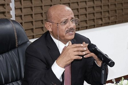 البنك المركزي يبدأ اليوم استقبال طلبات المصارفة والتحويل للتجار عبر البنوك والصرافة
