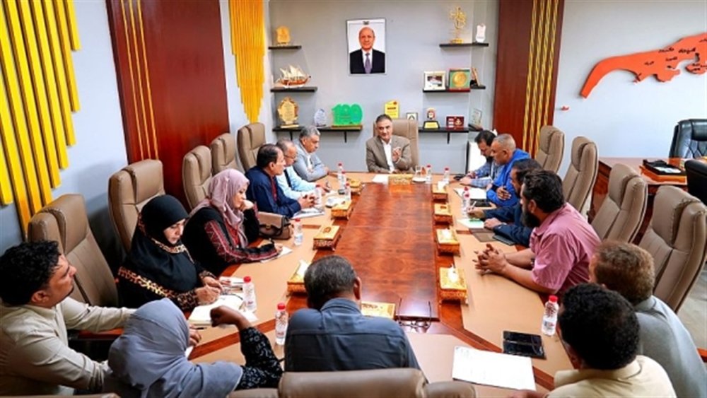 عدن تعلن رفع حوافز المعلمين.. هل تكفي لمواجهة الغلاء؟