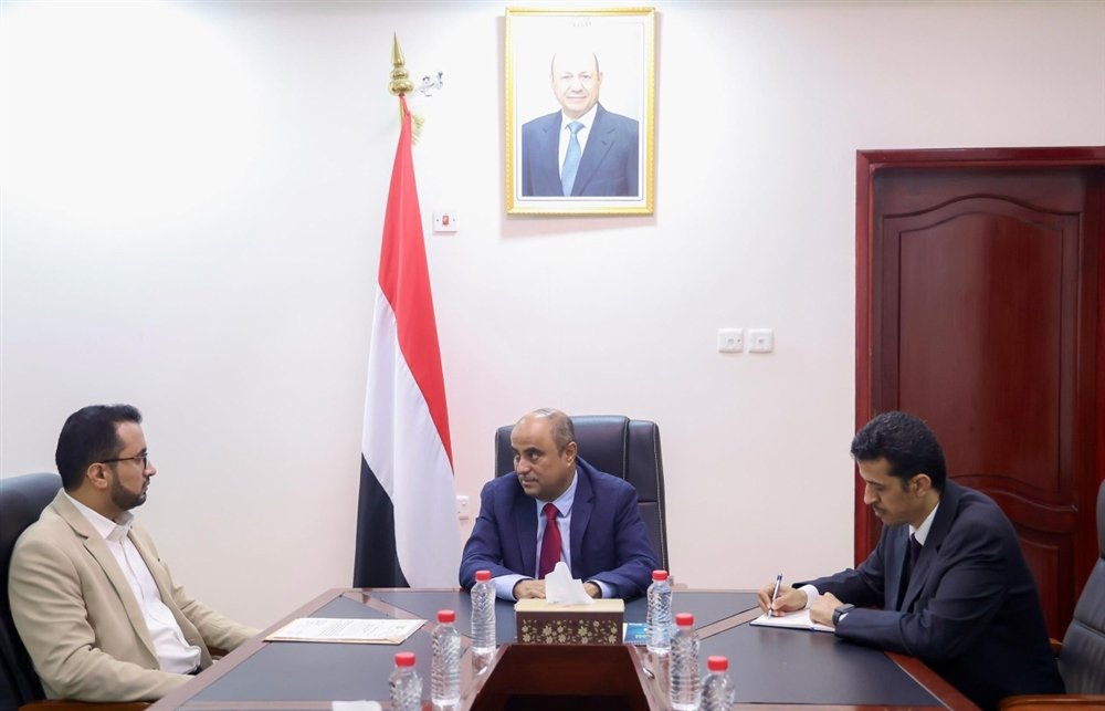 رئيس الوزراء يوجّه بخفض أسعار الغاز المنزلي ويلزم الشركة بإجراءات رقابية صارمة