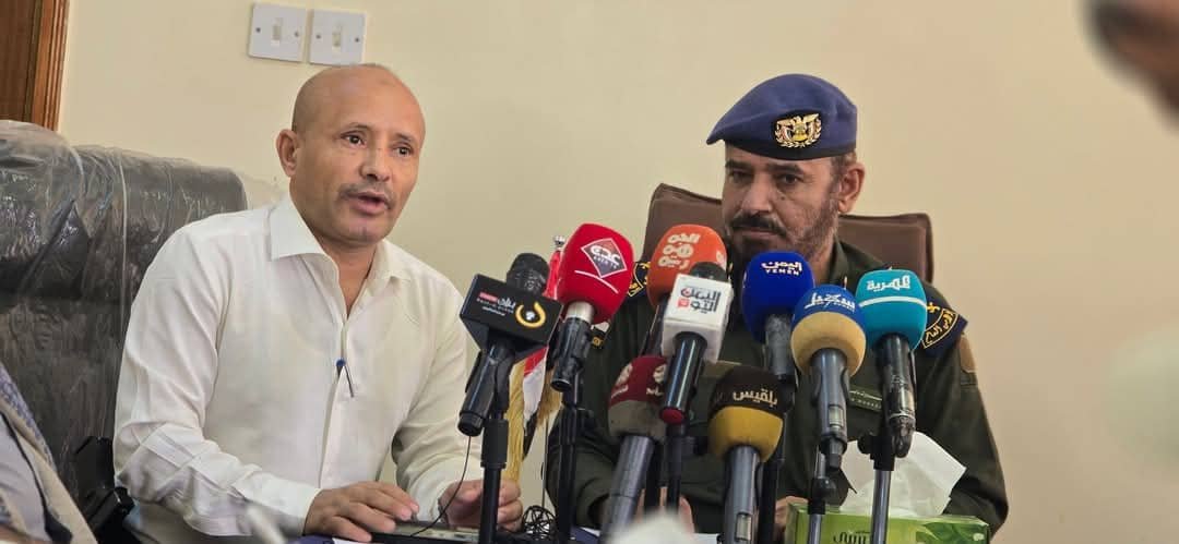 البنك المركزي في مأرب يتوعد المضاربين بالعملة ويكشف عن إجراءات رادعة خلال مؤتمر صحفي