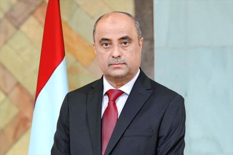 رئيس الوزراء يصل العاصمة المؤقتة عدن فجر اليوم حاملاً رؤية لمواجهة تحديات المرحلة