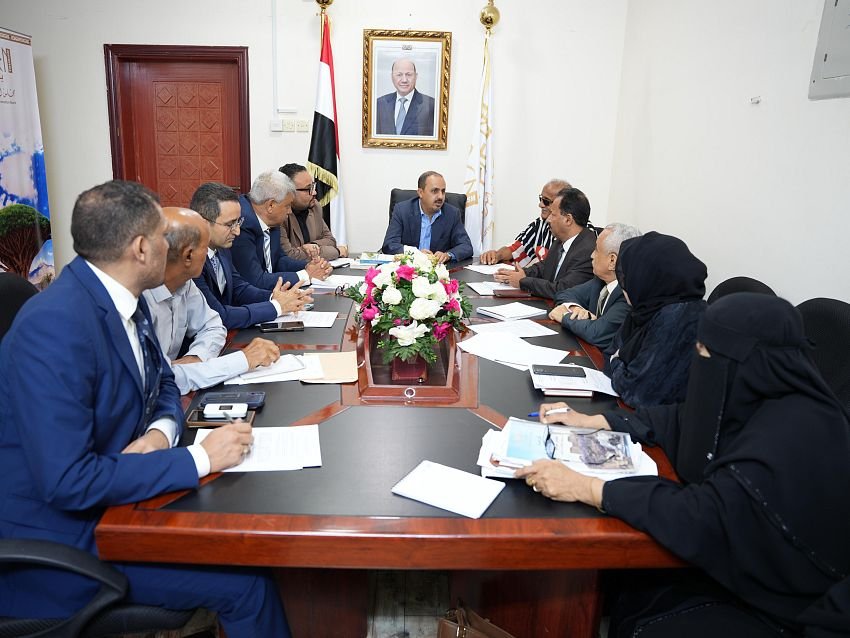 الإرياني يترأس اجتماع لجنة التصنيف السياحي بعدن ويعلن نتائج تقييم الفنادق رسمياً