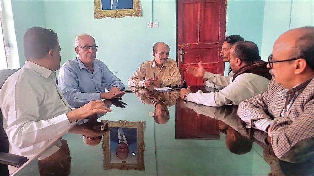 تعز.. الصناعة والرقابة الشعبية تضبط 800 مخالفة وتورّد ملايين الريالات للبنك المركزي