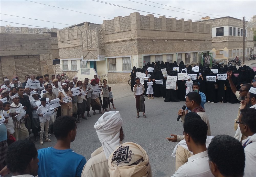 أحزاب حضرموت تدين قمع التربويين وتدعو للإفراج عن قيادات النقابة