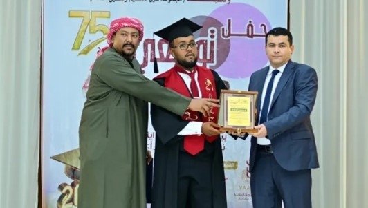 “إبراهيم كعتر”.. من عامل نظافة إلى خريج جامعي بامتياز