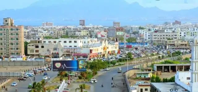 شرطة عدن تضبط سائق باص حاول اختطاف فتاة في الشيخ عثمان