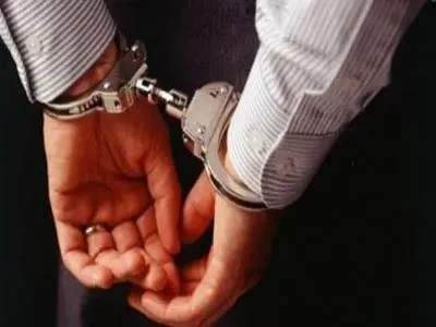 شرطة لحج تلقي القبض على متهم بقتل زوجتي شقيقيه في جريمة مروعة بالحبيلين