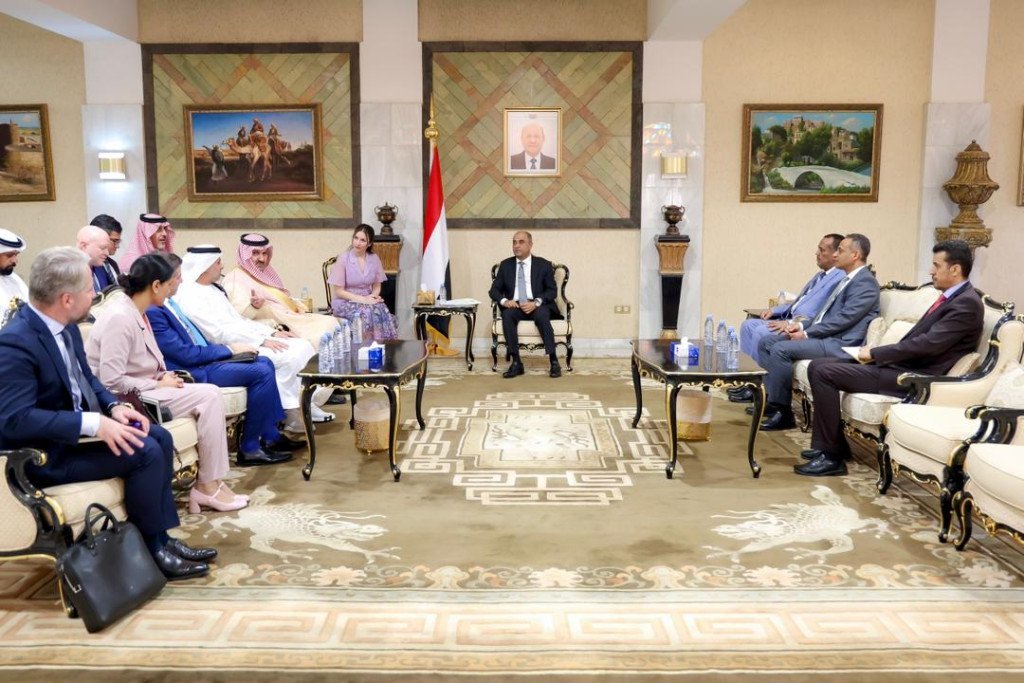 سفراء الدول الخمس يؤكدون دعمهم الكامل للحكومة اليمنية ويشيدون برؤية بن بريك للإصلاح الاقتصادي