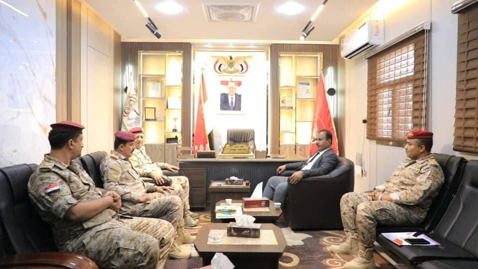 السلطة المحلية بوادي وصحراء حضرموت تتفقد مشاريع تطويرية بقيادة المنطقة العسكرية الأولى