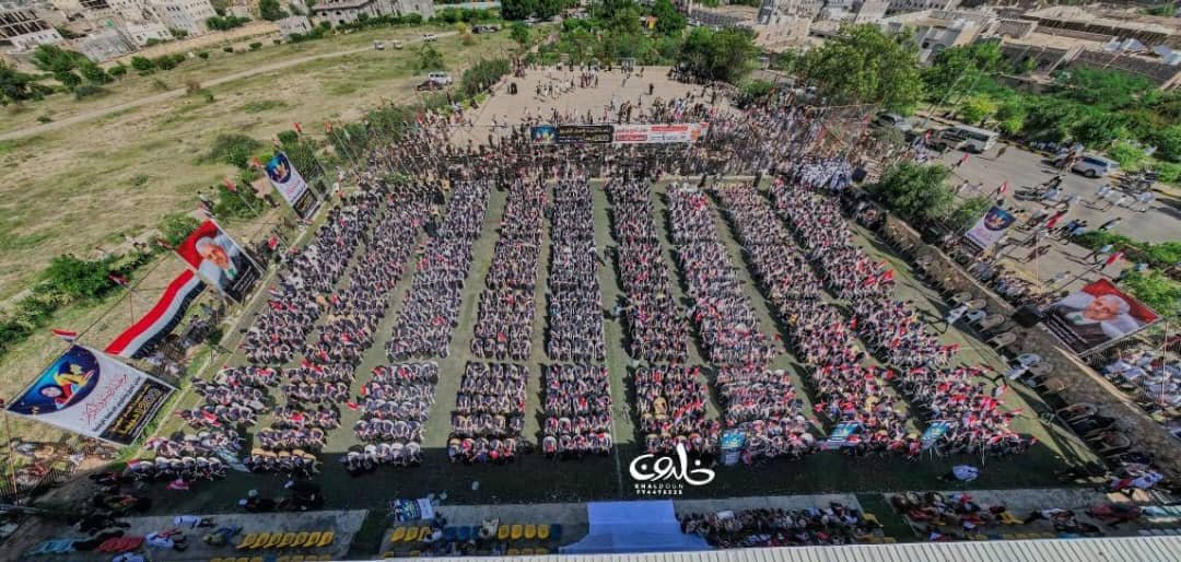 تعز تحتفي بتخرّج 1200 من الجرحى وأسر الشهداء والأسرى من معهد “احتراف” برعاية الشيخ حمود سعيد المخلافي