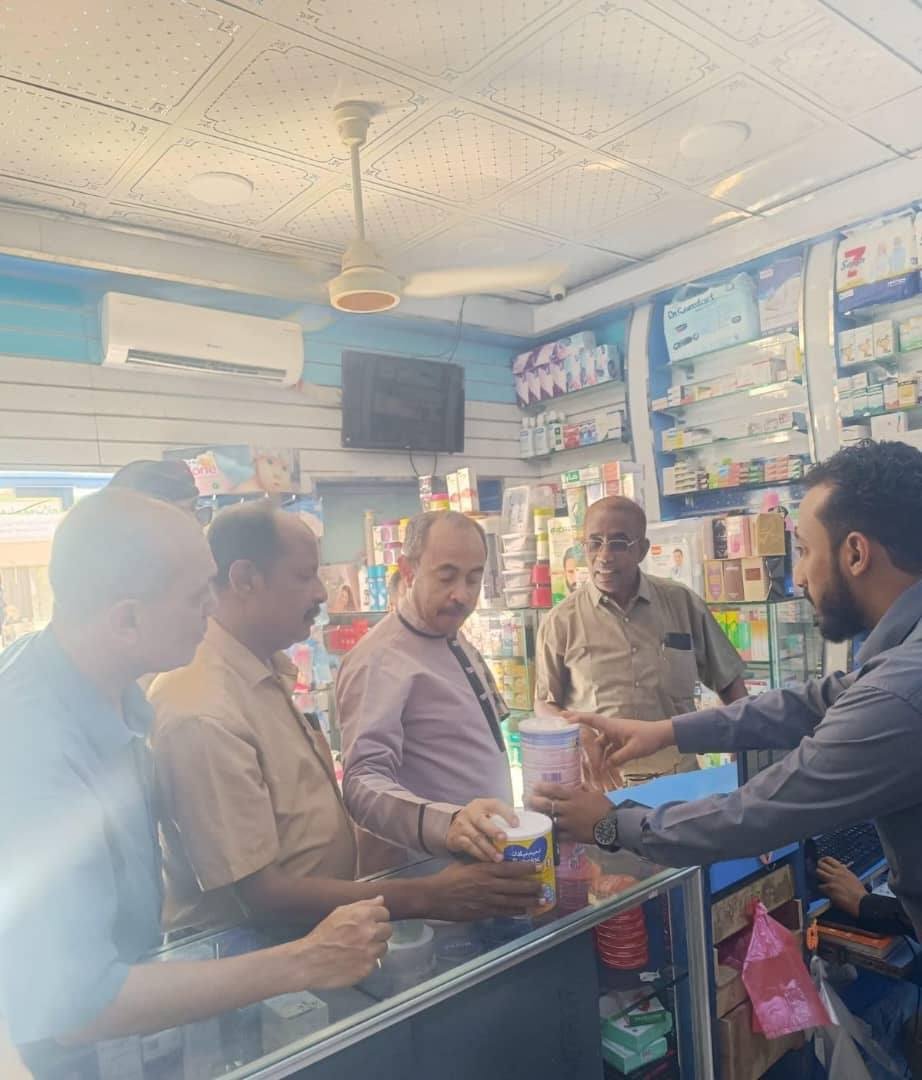 لجنة مراقبة الأسعار بالمهرة تتابع التزام الصيدليات بالأسعار الرسمية