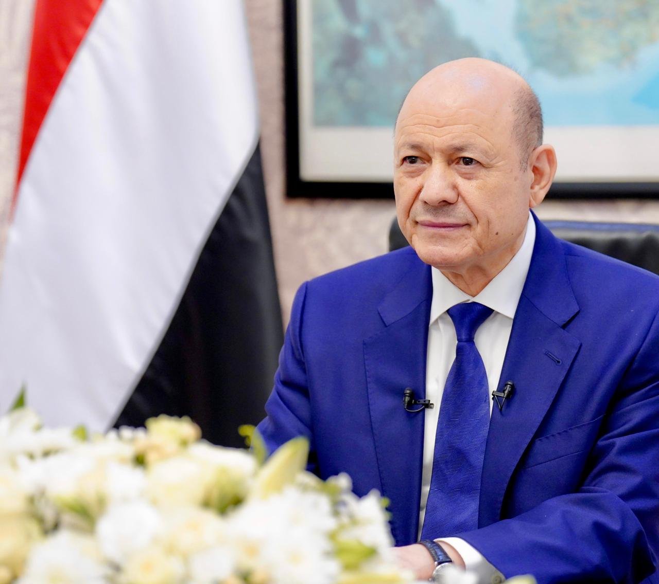 الرئيس العليمي يطالب بتمثيل عادل للمرأة في الحكومة ويصف غيابها بـ”الخلل المؤسسي”