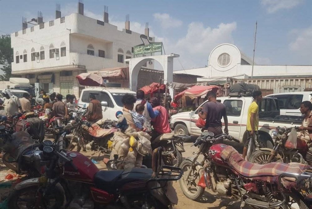 إصابة 7 مدنيين في اشتباكات مسلّحة بسوق شعبي في خنفر بمحافظة أبين