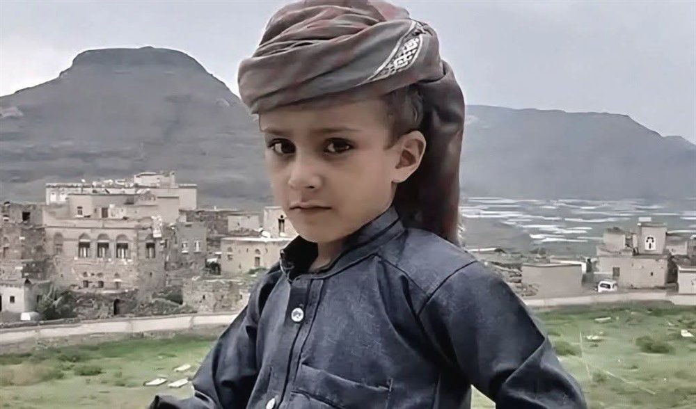 العثور على طفل مشنوق في إب بظروف غامضة يثير موجة من الغضب الشعبي
