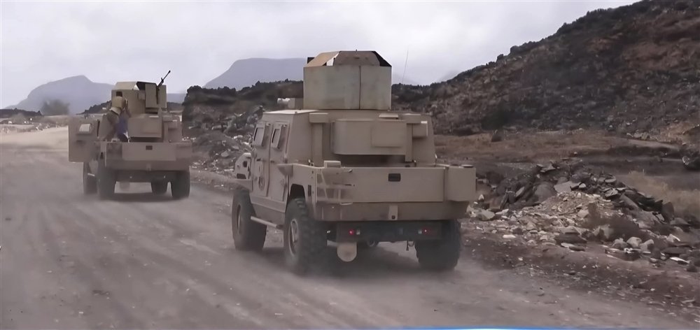مقتل جندي وإصابة آخر أثناء تعامل فريق أمني مع عبوة ناسفة في أبين