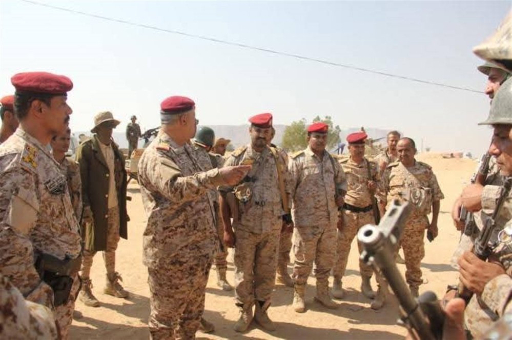 قائد المنطقة العسكرية الأولى يؤكد جاهزية القوات ويحذّر من أي مساس بالأمن العام