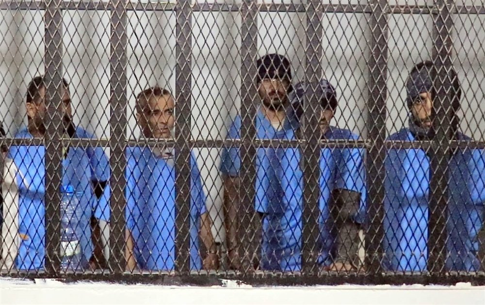 النيابة الحوثية في صنعاء تحيل 12 معتقلاً للمحاكمة بتهمة “التخابر مع CIA”