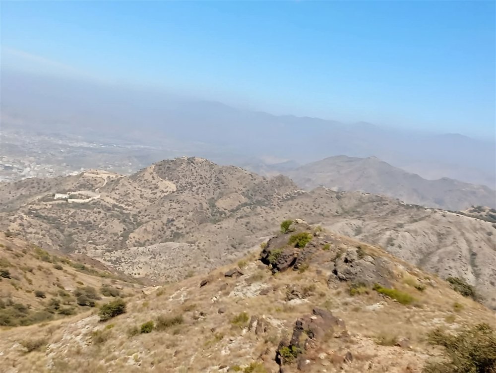 الجيش اليمني يُفشل محاولة تسلّل حوثية شرق تعز ويُحبط تحركًا ميدانيًا جديدًا
