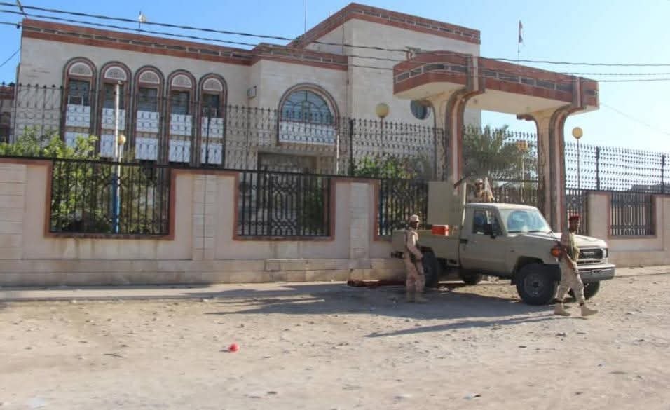 قوات درع الوطن تتسلم مواقع أمنية حساسة في المهرة وتباشر مهام التأمين في الغيضة