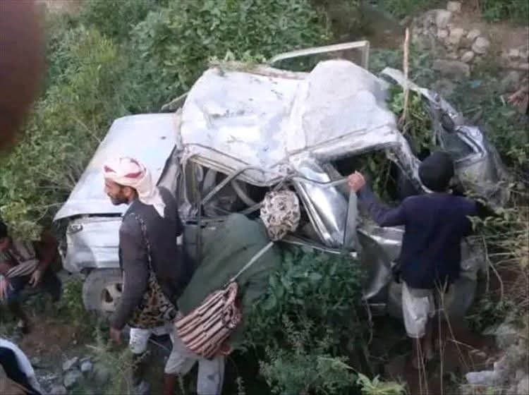 وفاة امرأة وإصابة ثلاثة أطفال في حادث مروري بمديرية المحابشة بحجة
