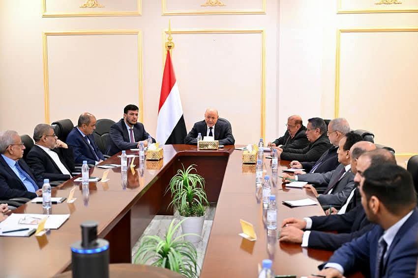 مجلس الدفاع الوطني يبارك القرارات الرئاسية لحماية المدنيين وإنهاء التواجد الإماراتي