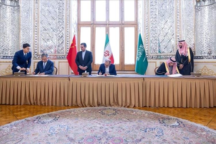 تحرّك دبلوماسي جديد… طهران تكشف ملامح اتفاق ثلاثي يرسم مسار الحل السياسي في اليمن