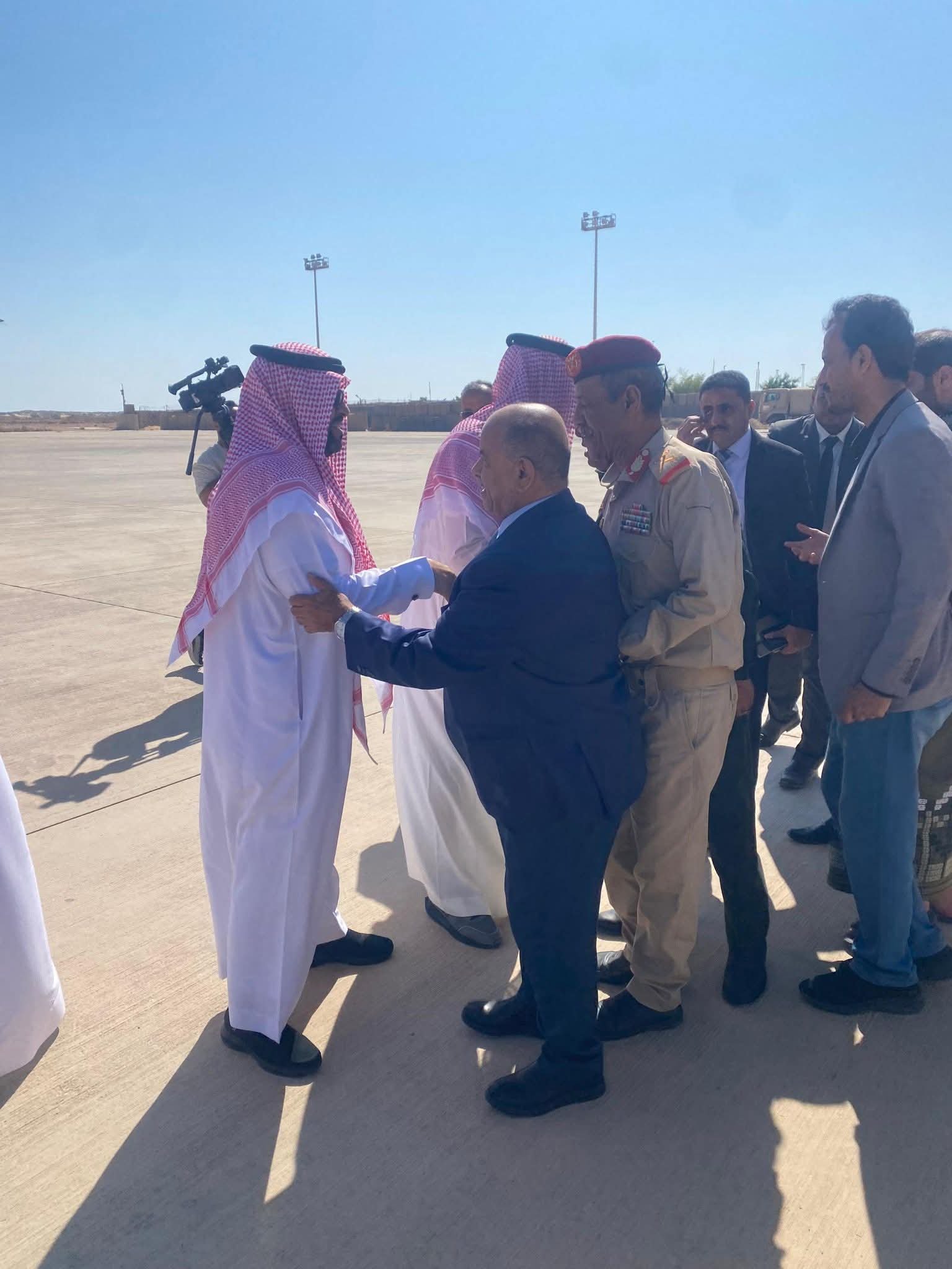 وفد سعودي رفيع يصل حضرموت في مهمة تهدئة لاحتواء التوتر بين القوى المحلية