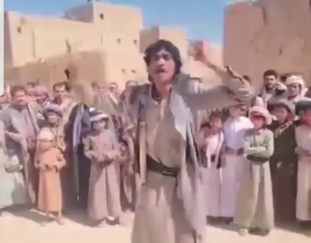 الجوف تشهد وقفة احتجاجية ترفض تدهور الخدمات وتطالب بإقالة المحافظ المعيّن من الحوثيين