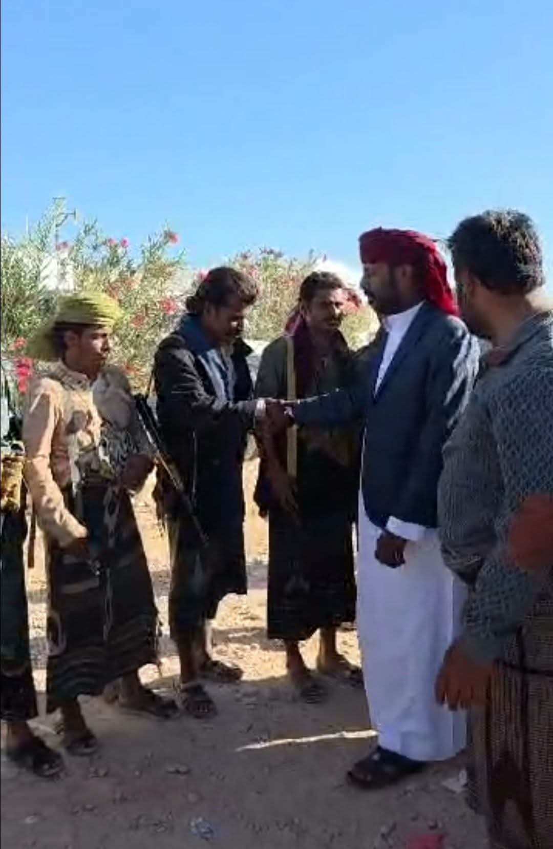 تفقد ميداني لتعزيز الجاهزية في الهضبة.. الشيخ عمرو بن حبريش يزور معسكرات حماية حضرموت