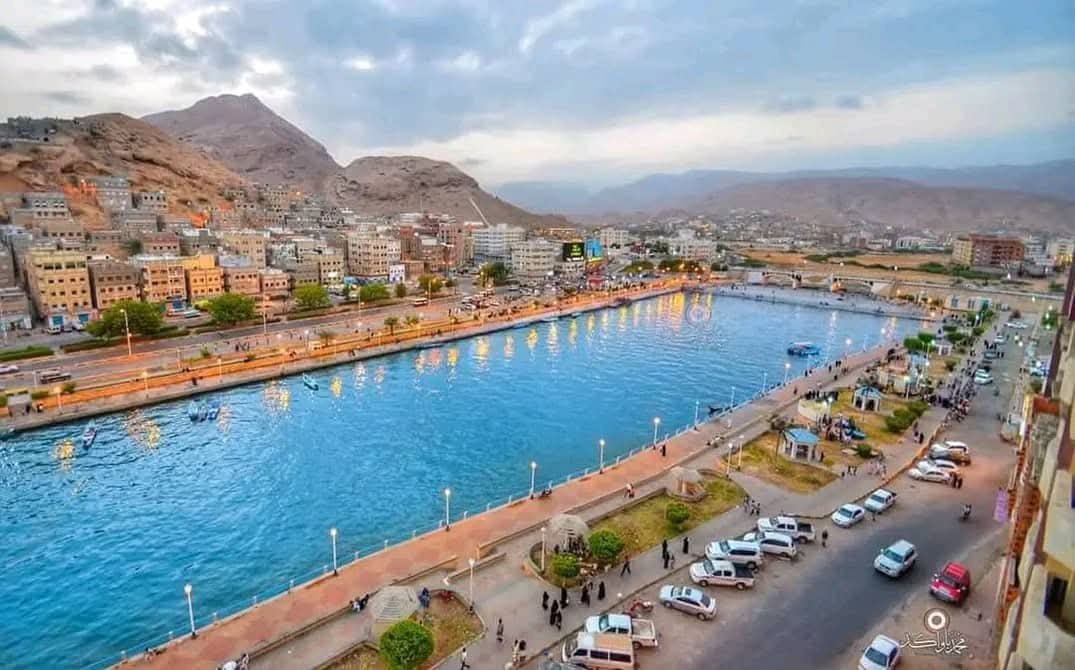 السلطة المحلية بحضرموت تؤكد عودة الدوام الرسمي وتدعو لتطبيع الحياة في عموم المحافظة