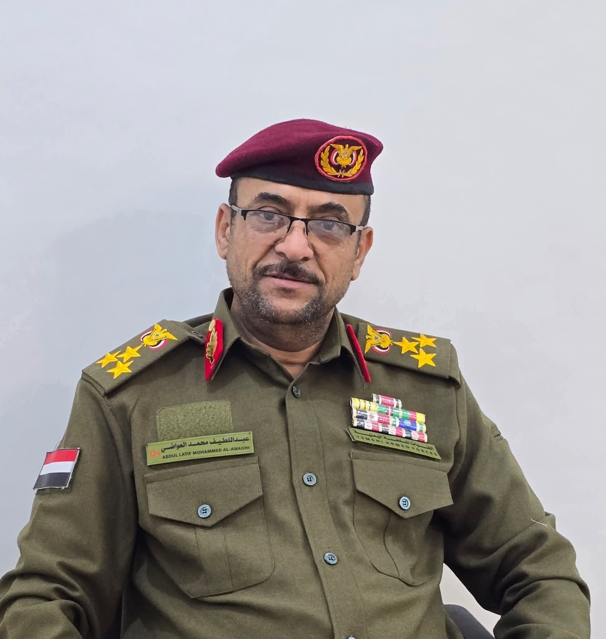 العواضي يعلن وصول أربع مكرمات سعودية لدعم منتسبي الجيش والأمن في مأرب