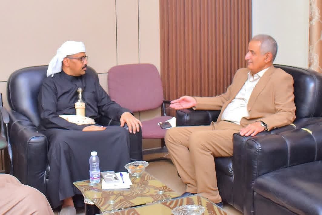 مدير عام سيئون يلتقي رئيس مصلحة شؤون القبائل لتعزيز الشراكة المؤسسية