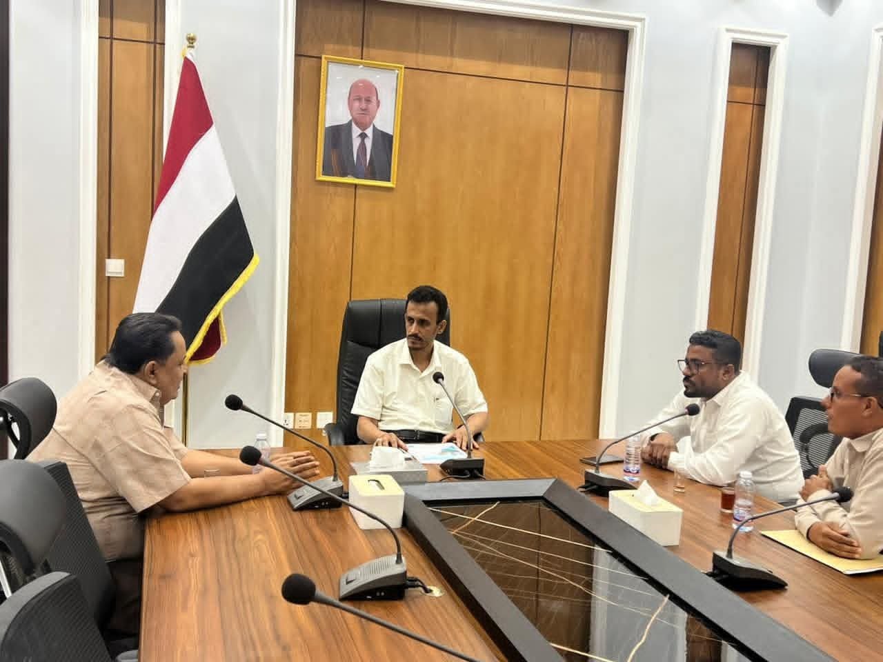 السلطات المحلية في حضرموت تؤكد ضرورة ضبط الأسواق وحماية المواطنين قبل رمضان