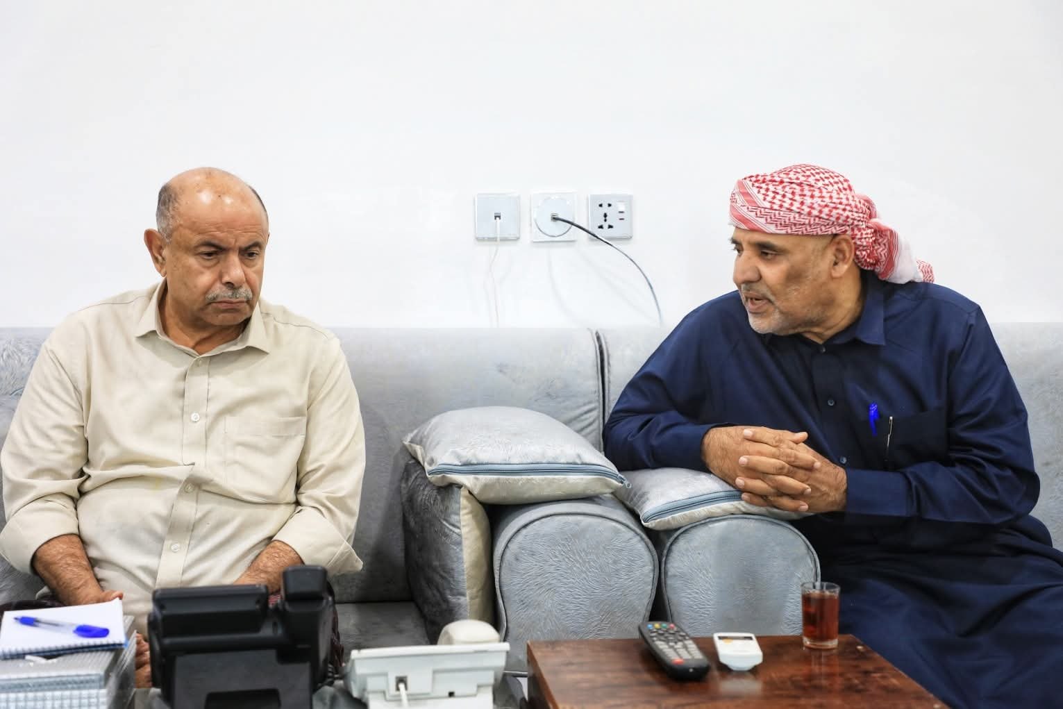 محافظ حضرموت يؤكد مع قيادة مجلس حضرموت الوطني توحيد الموقف الحضرمي وتعزيز الشراكة الوطنية