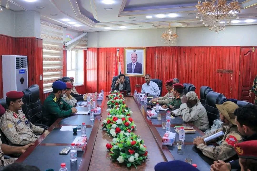 اللجنة الأمنية بالمهرة تُمهل حاملي السلاح 10 أيام للتسليم الطوعي وتحذّر من إجراءات قانونية صارمة