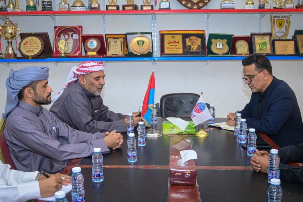 الأمين العام لمجلس حضرموت الوطني يطّلع على أوضاع نادي سيئون الرياضي ويؤكد أهمية الرياضة في بناء المجتمع