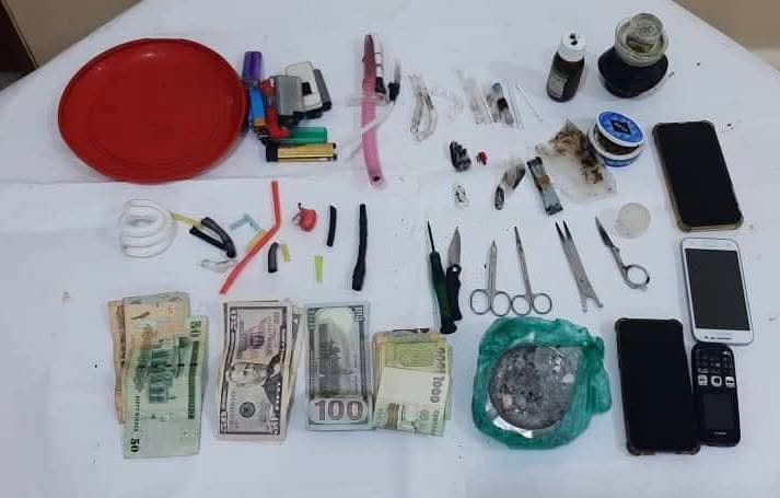مكافحة المخدرات بساحل حضرموت تطيح بعصابة لترويج الشبو والحشيش في فوة