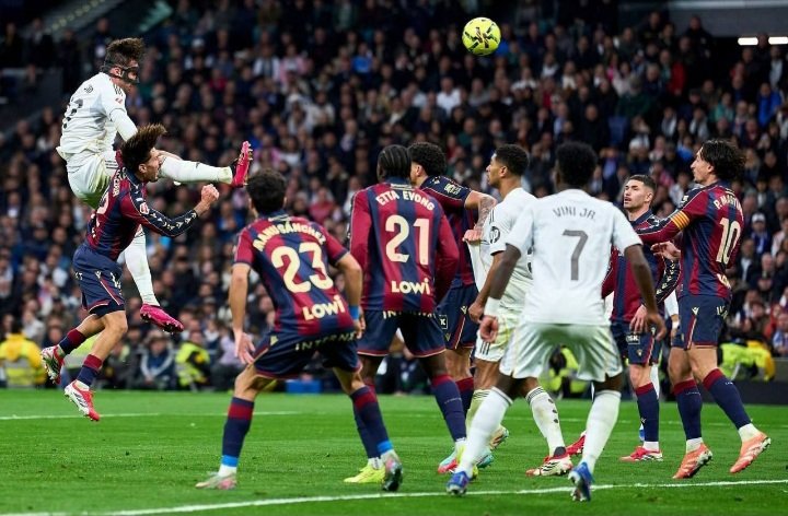 ريال مدريد يضغط على برشلونة بفوز ثمين على ليفانتي