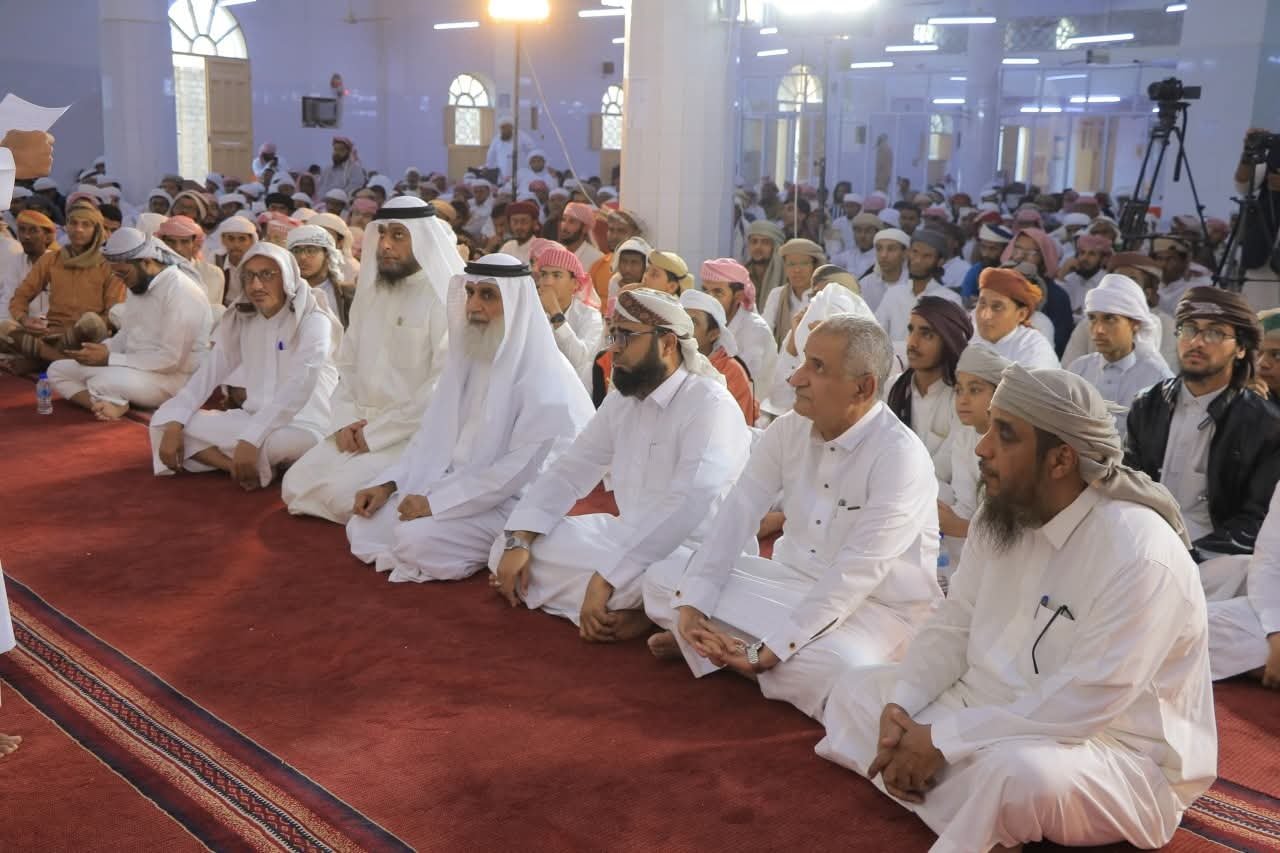 مدير عام سيئون يشهد حفل تكريم المشاركين المتميزين في يوم السرد القرآني