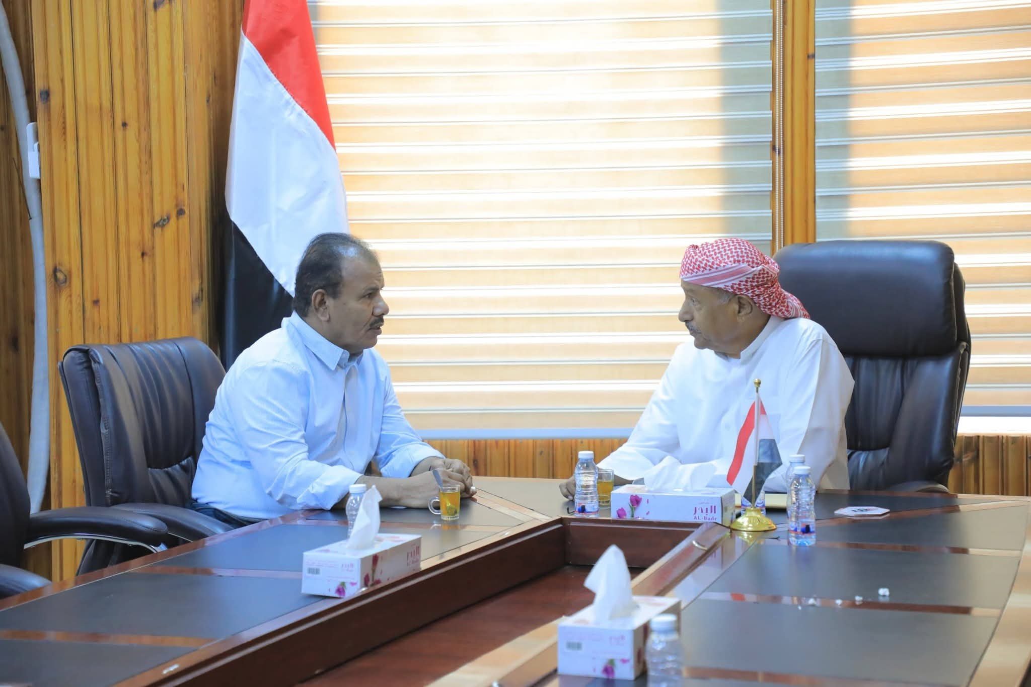 بارباع يؤكد على تكامل الجهود الوطنية خلال استقباله الوكيل السابق العامري بسيئون