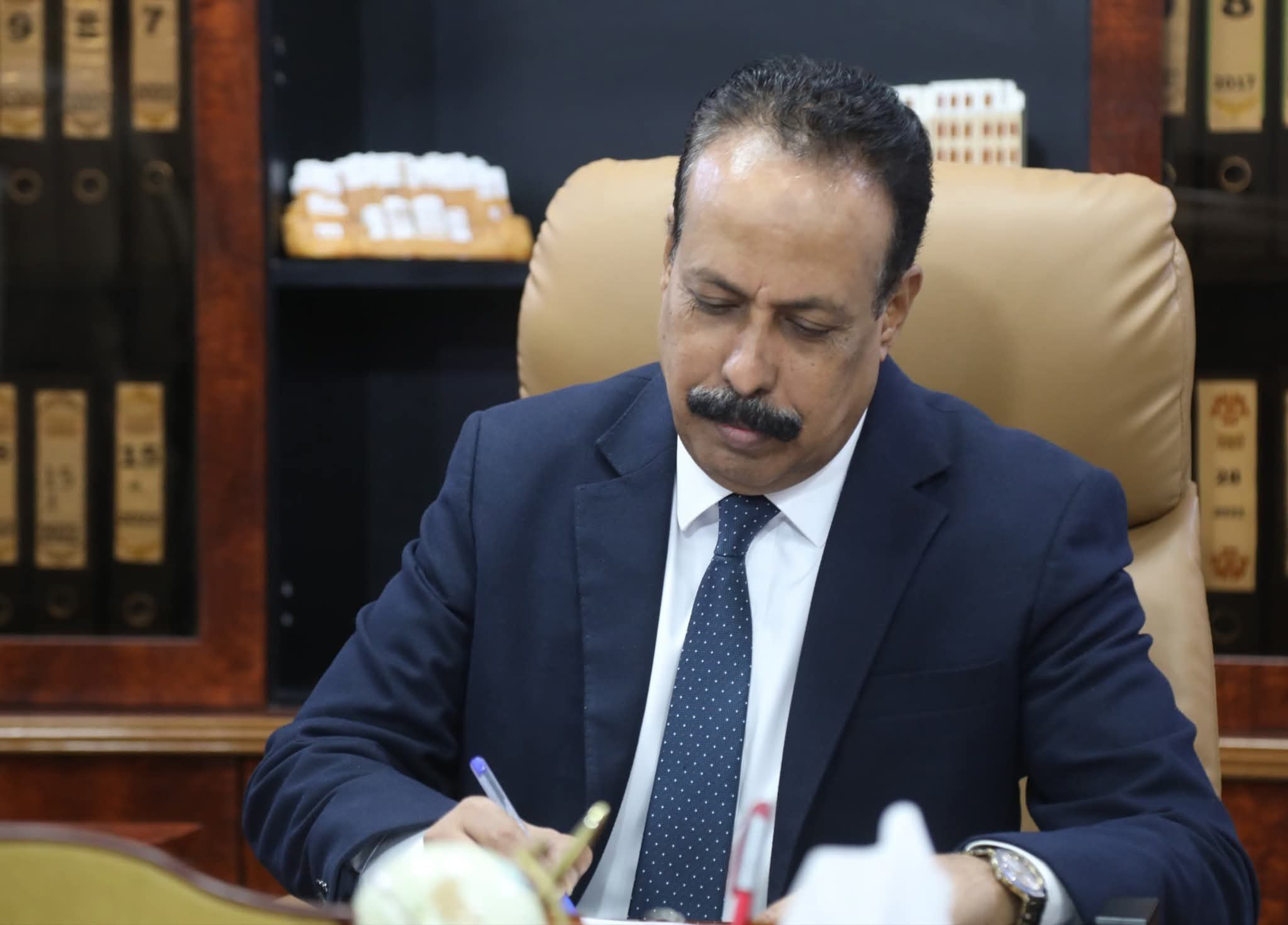 وزير الأشغال يدعو لرفع مستوى الاستعداد لمواجهة أمطار غزيرة في المحافظات المحررة