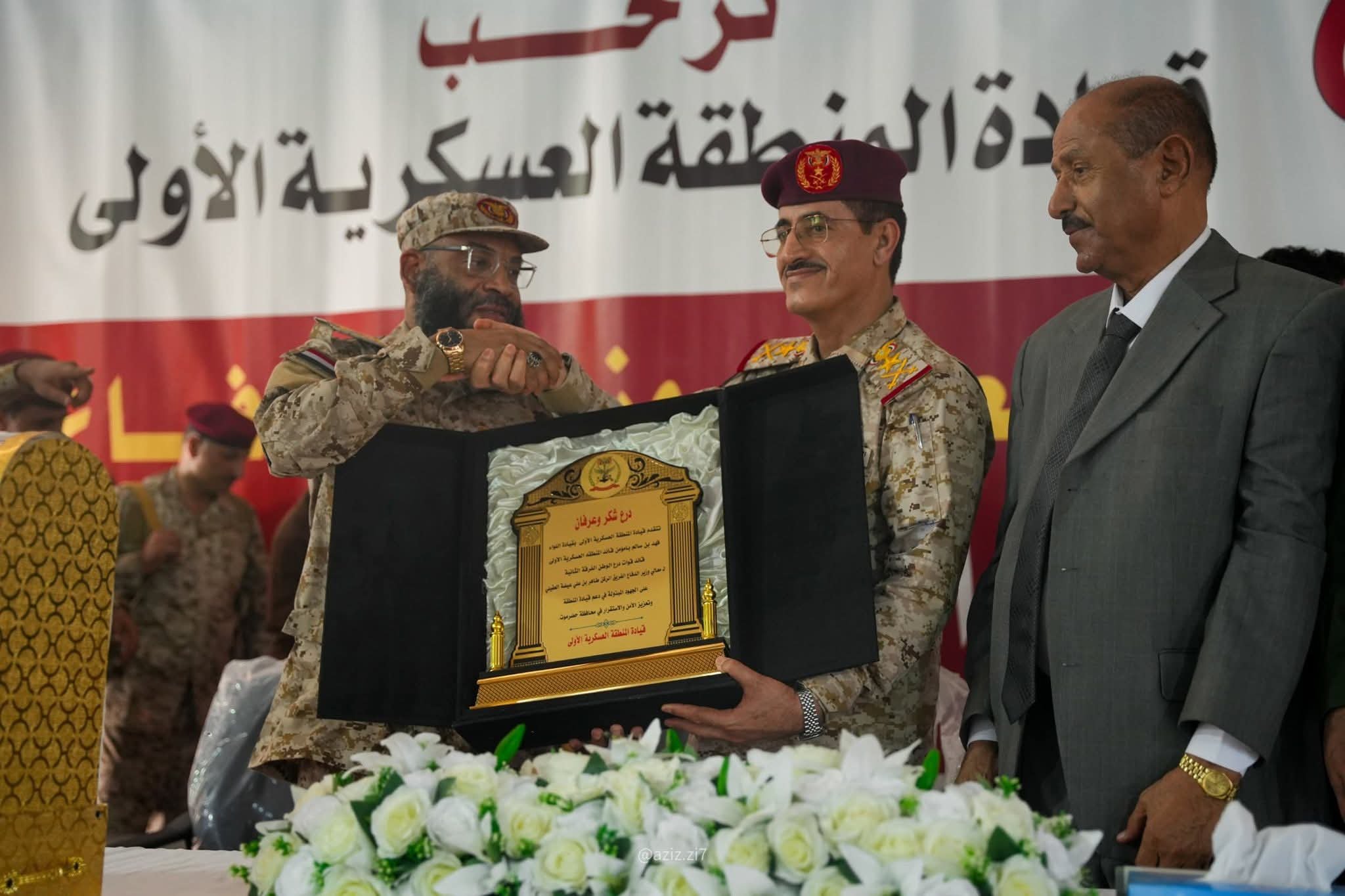 قيادة المنطقة العسكرية الأولى تثمّن جهود وزير الدفاع وتكرّمه نظير عطائه الوطني المتميز