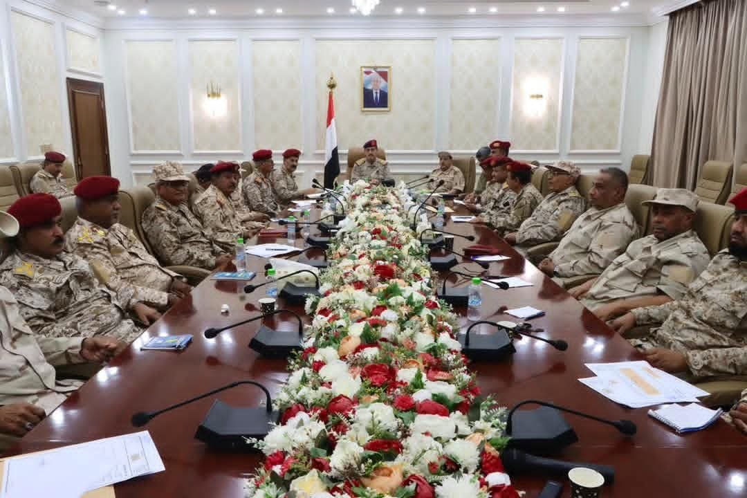 تحركات إصلاحية بوزارة الدفاع لتعزيز كفاءة إدارة القوى البشرية وضبط البيانات العسكرية