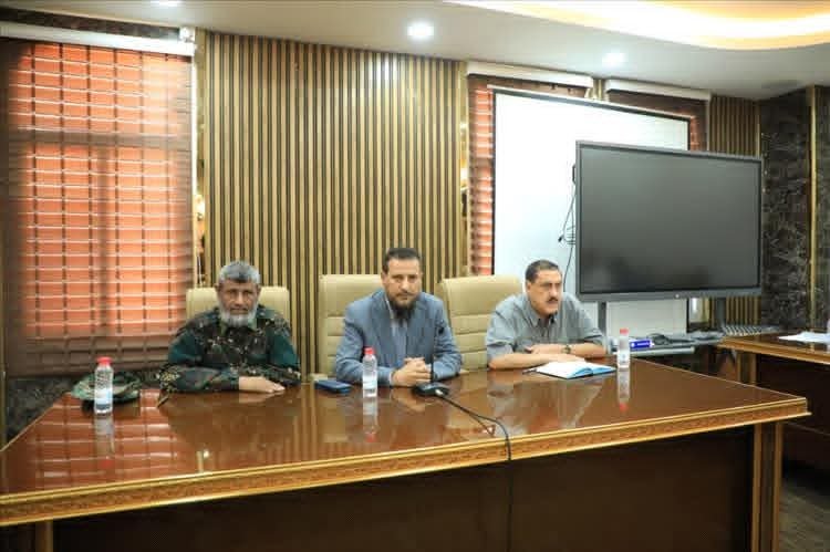 محافظ عدن يعقد اجتماعاً لوحدة معالجة قضايا الأراضي ويشدد على تعزيز التنسيق للحد من البناء العشوائي