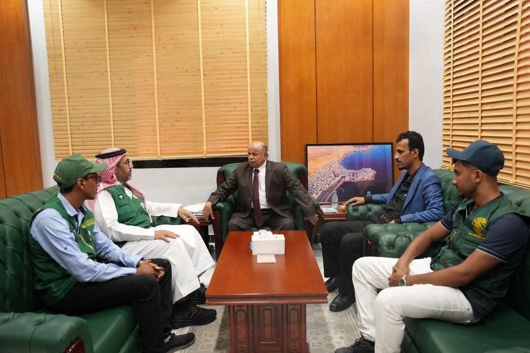حضرموت توسّع شراكاتها الإنسانية… الخنبشي يطّلع على تدخلات مركز الملك سلمان ويؤكد دعمها