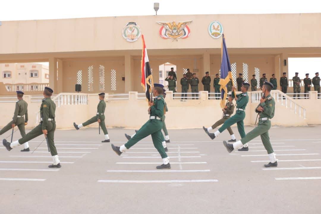 كلية الشرطة بحضرموت ترسم مشهداً مهيباً للانضباط العسكري وتؤكد جاهزية كوادرها الأمنية