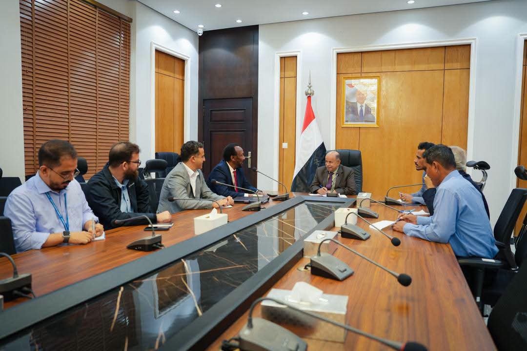 بحث توسيع تدخلات برنامج الغذاء العالمي لدعم النازحين والفئات الأشد احتياجاً في حضرموت